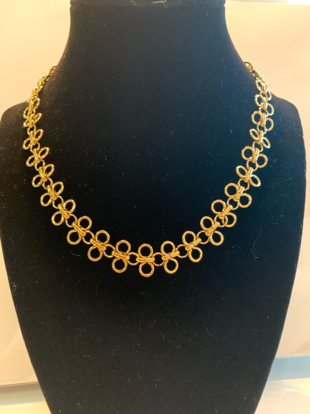 Elegant Gold plated Floral Loop Necklace -